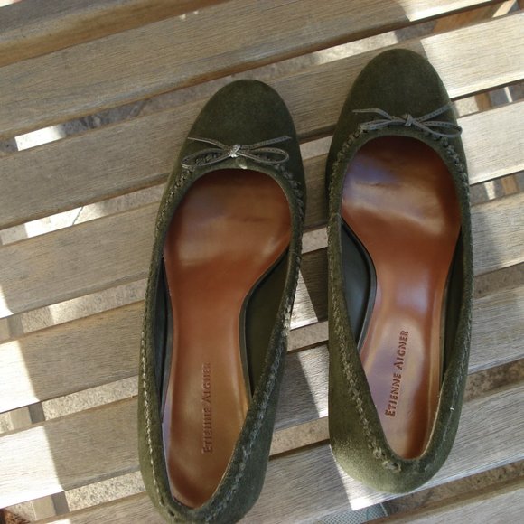 ETIENNE AIGNER == Loden Green Suede Leather Wedges Sz. 10/ Box - Picture 9 of 13